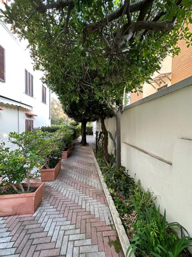 La Casa Di Filippo Apartment Quercianella Exterior photo